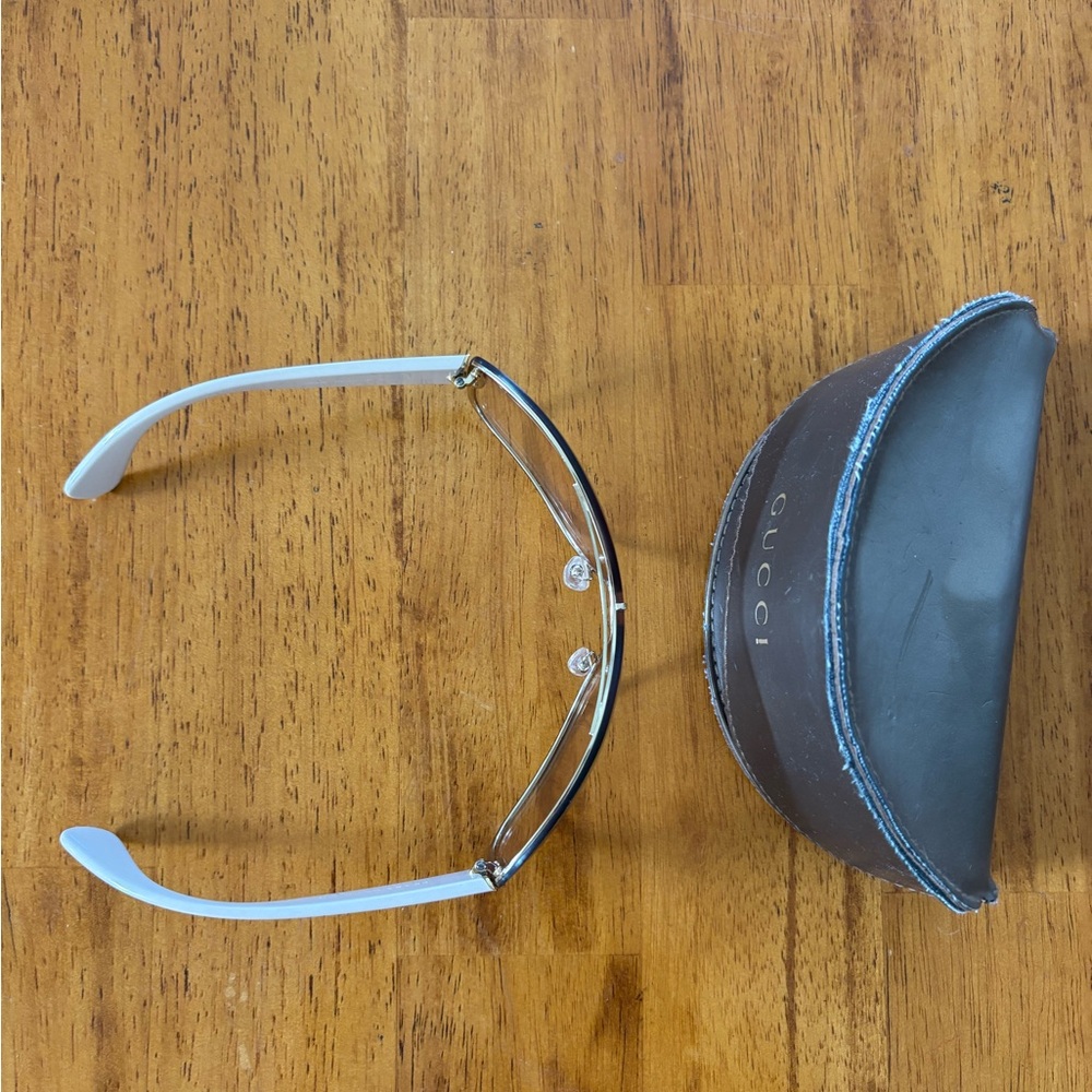 Vintage Prada sunglasses - Picture 4 of 6